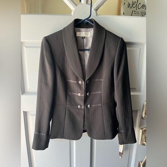 Tahari Jackets & Blazers - Tahari NEW Julian Black Pinstripe Suit Jacket, Women’s Sz 2P